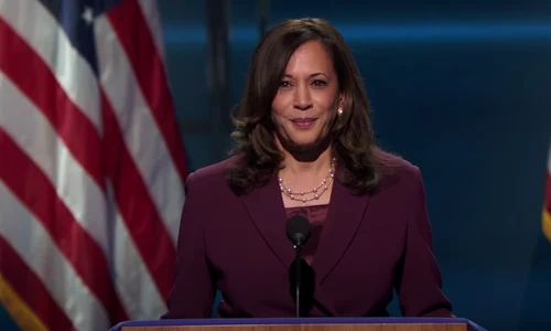 Kamala Harris, prima femeie vicepreședinte din istoria SUA png