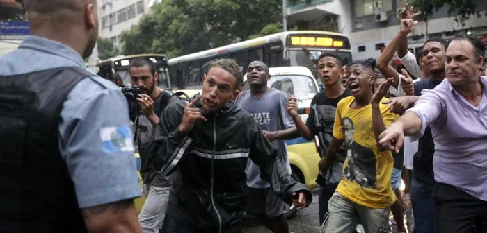 Brazilienii se adună zilnic în marile oraşe pentru a protesta împotriva Cupei Mondiale FOTO Reuters