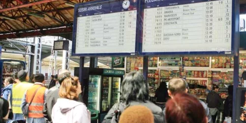 Trenurile au avut întârzieri de zeci de minute   