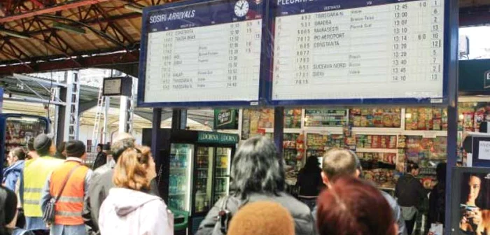 Trenurile au avut întârzieri de zeci de minute