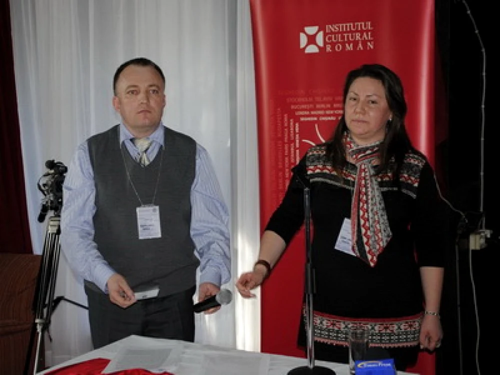 Carolina Jitaru  şi Vitalie Zîgrea doi din redactorii secţiei de limbă română a Radio Ucraina Internaţional