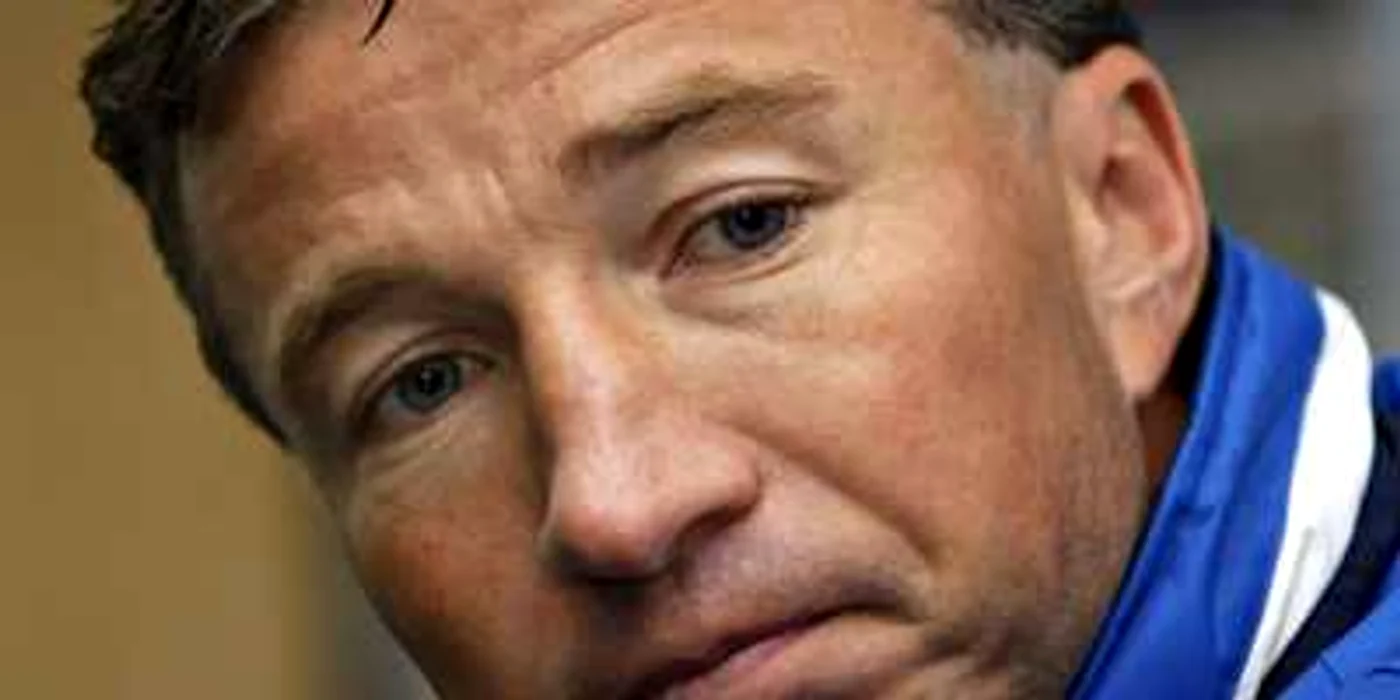 FOTBAL: Petrescu: "Nu ne-am obişnuit cu vremea"