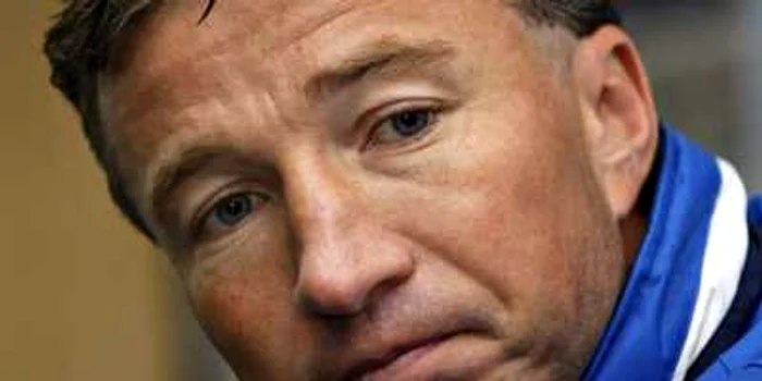 FOTBAL: Petrescu: "Nu ne-am obişnuit cu vremea"