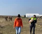 Patru căței au fost salvați de un soldat britanic în timpul unui exercițiu militar la Smârdan. FOTO: IPJ Galați