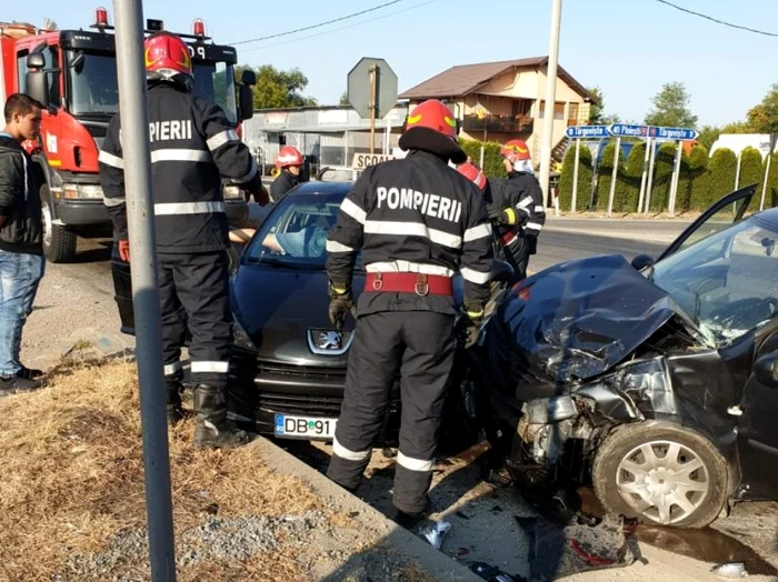 Accident grav în intersecția de la Nisipuri. FOTO IPJ Dâmbovița