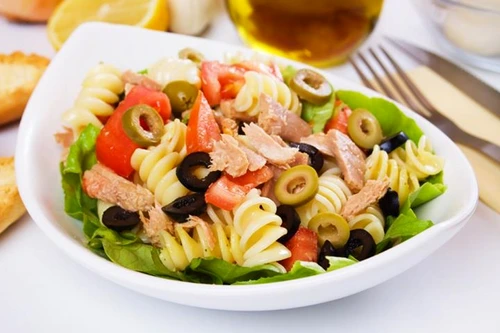 Salata cu ton jpeg
