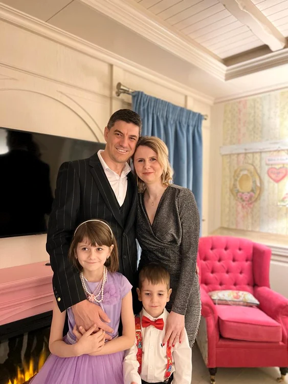 Ce familie frumoasă are Florin Enceanu!