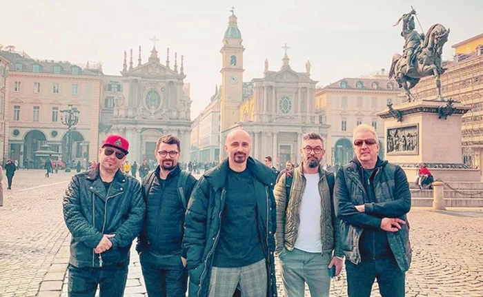 
    Torino. Călin Goia şi trupa Voltaj au susţinut un concert sâmbătă la care au participat peste 10.000 de persoane  