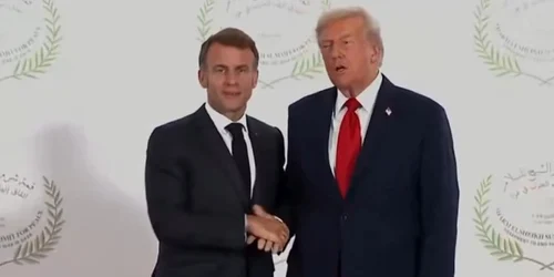 macron și trump strangeri de mana jpeg