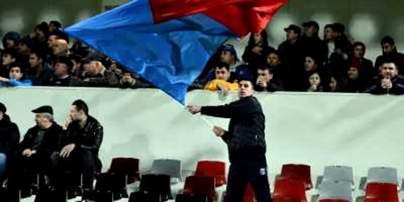 Steliştii sunt în război cu fanii lor FOTO sportpictures.eu
