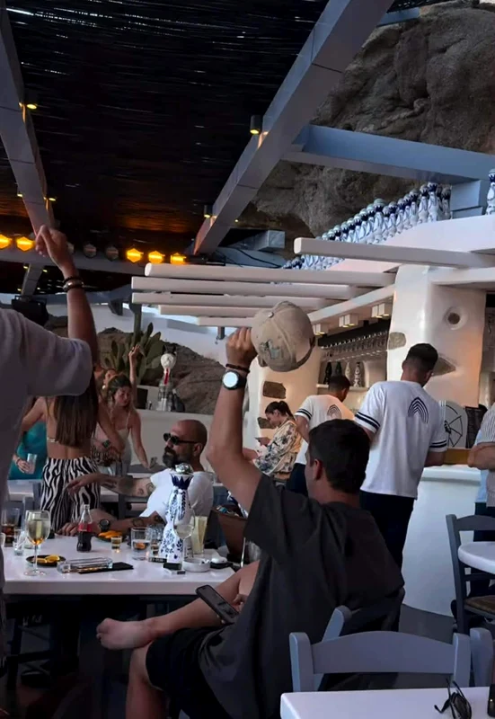 Cristi Chivu, vacanță în Mykonos. Foto: Instagram