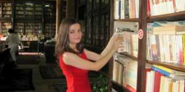 Alexandra vrea să studieze în Franţa, la Marsilia 