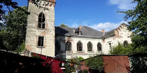 5b4e4602df52022f7556e902 jpg