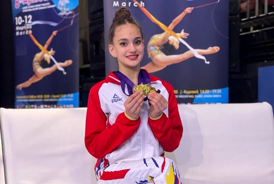 Amalia Lică și cele patru medalii de aur cucerite la Atena (FOTO: Facebook/ Irina Deleanu)
