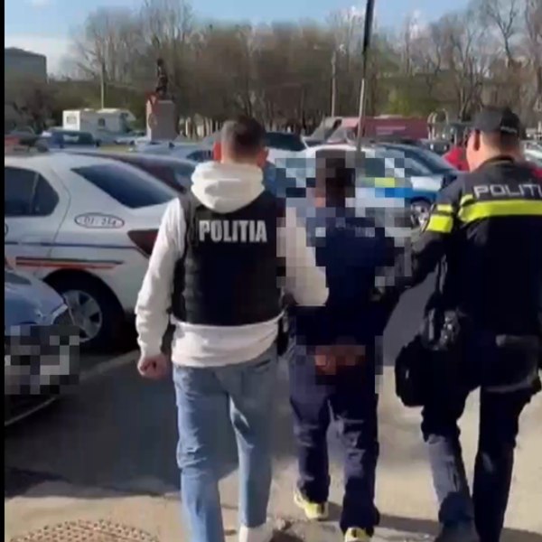 O copilă de 8 ani, agresată sexual, în plină zi, pe o stradă din Craiova. Bărbatul a fost reținut