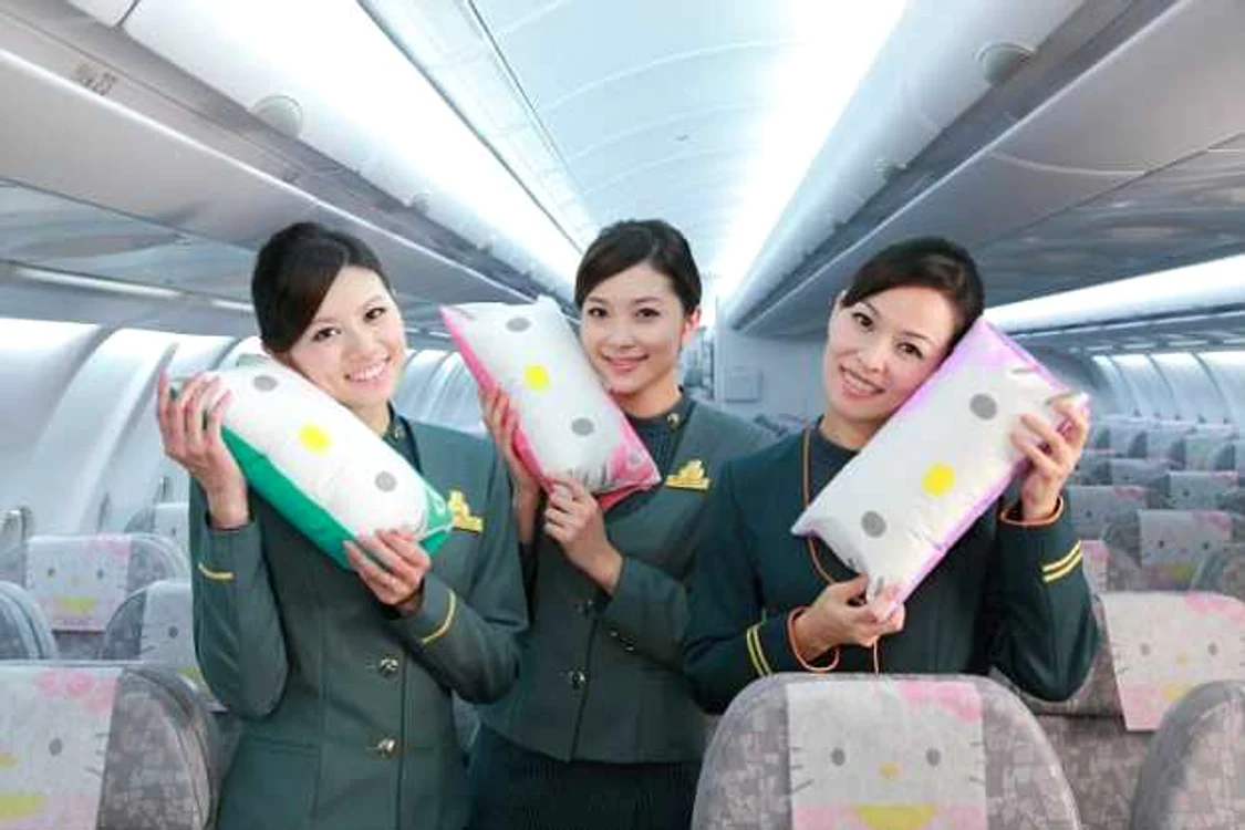 avion hello kitty
