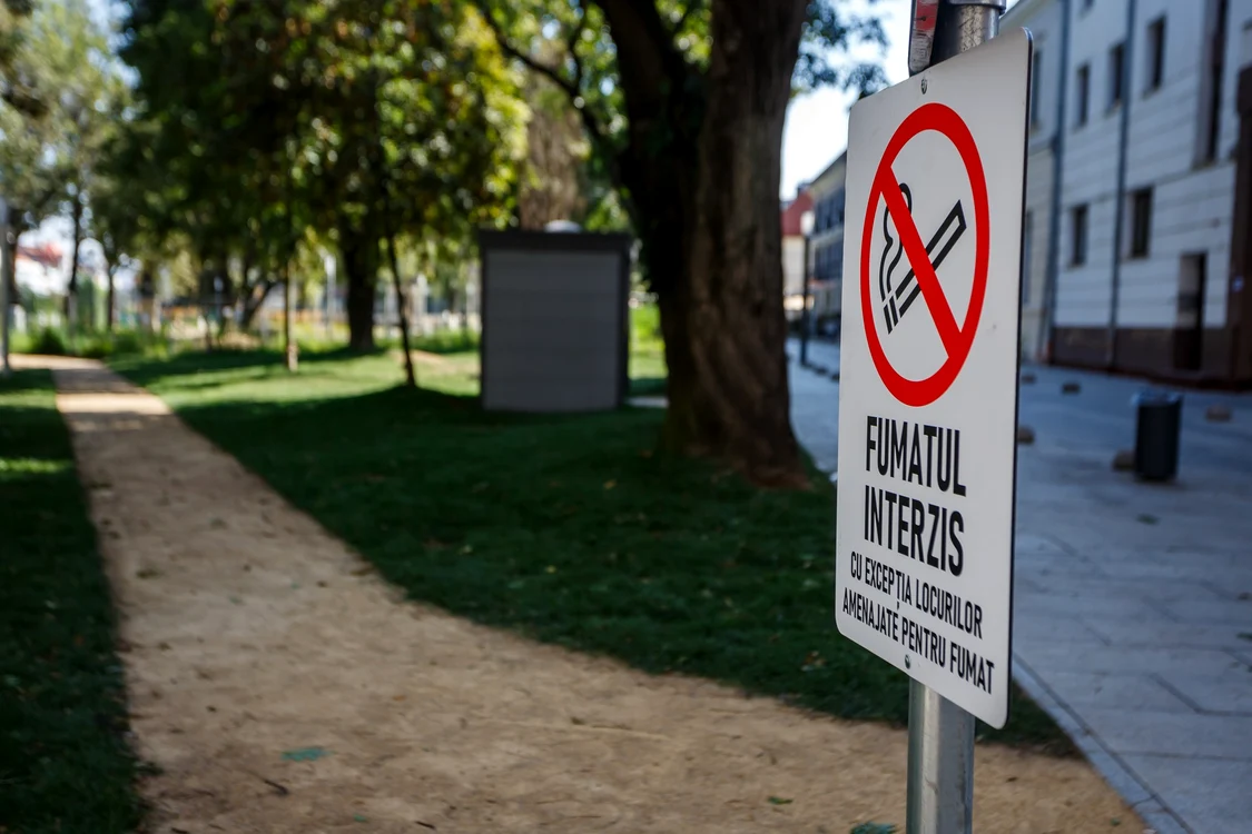 Anunțuri anti-fumat în Cluj-Napoca. Foto: Primpria municipiului Cluj-Napoca.