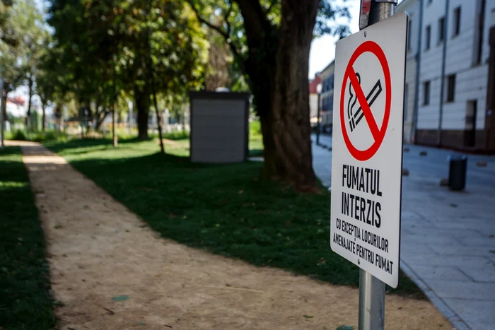 Anunțuri anti-fumat în Cluj-Napoca. Foto: Primpria municipiului Cluj-Napoca.