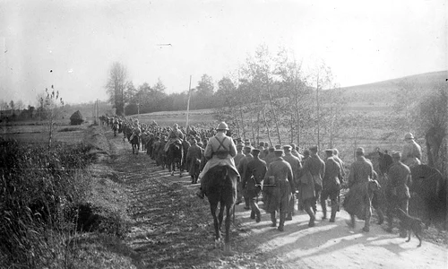 Foto sus: Prizonieri germani la Verdun (© Library of Congress)