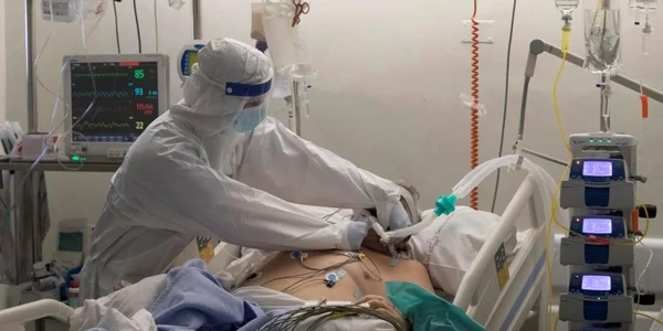 covid terapie bolnav spital FOTO EPA