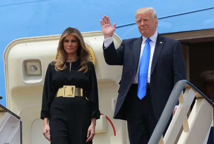 Donald Trump şi soţia sa, Melania, au ajuns sâmbătă dimineaţă în Arabia Saudită Foto: AFP