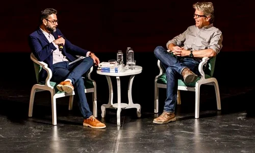 „Sîntem deja martorii  ascensiunii politicii tribale“ – interviu cu Jonathan FRANZEN jpeg