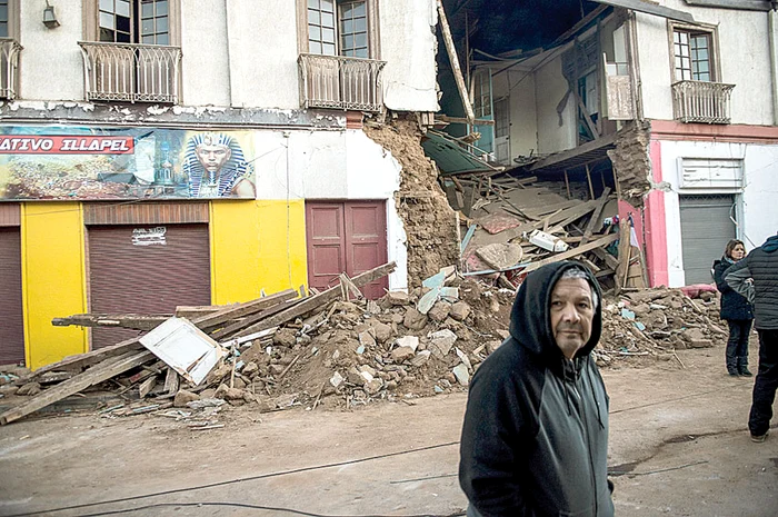 Multe case au fost distruse