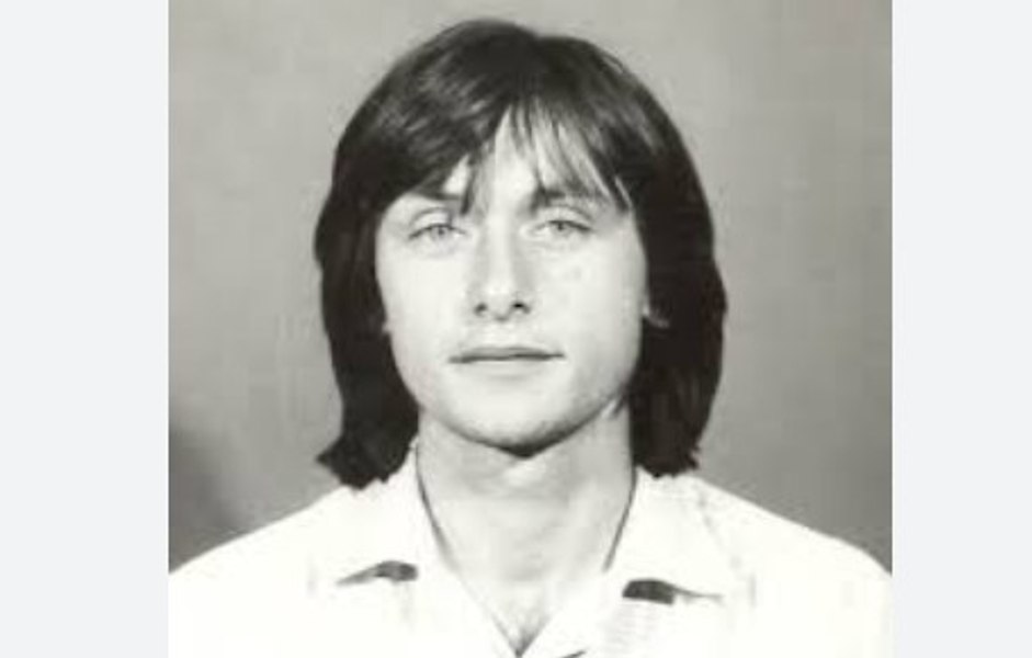 Portretul lui Crin Antonescu, de la profesor într-un sat izolat din Vaslui la candidat pentru Cotroceni: „Era drăguț și cam sărac”