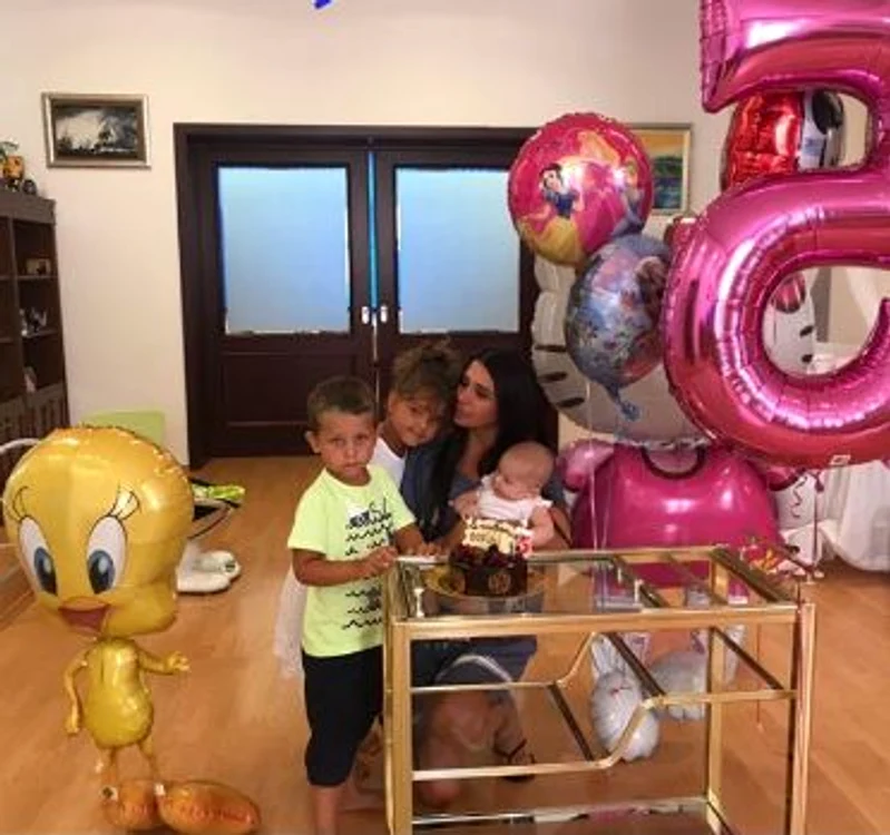 copiii Elenei Basescu Sofia Anais si Traian Jr 2018 (2) jpeg