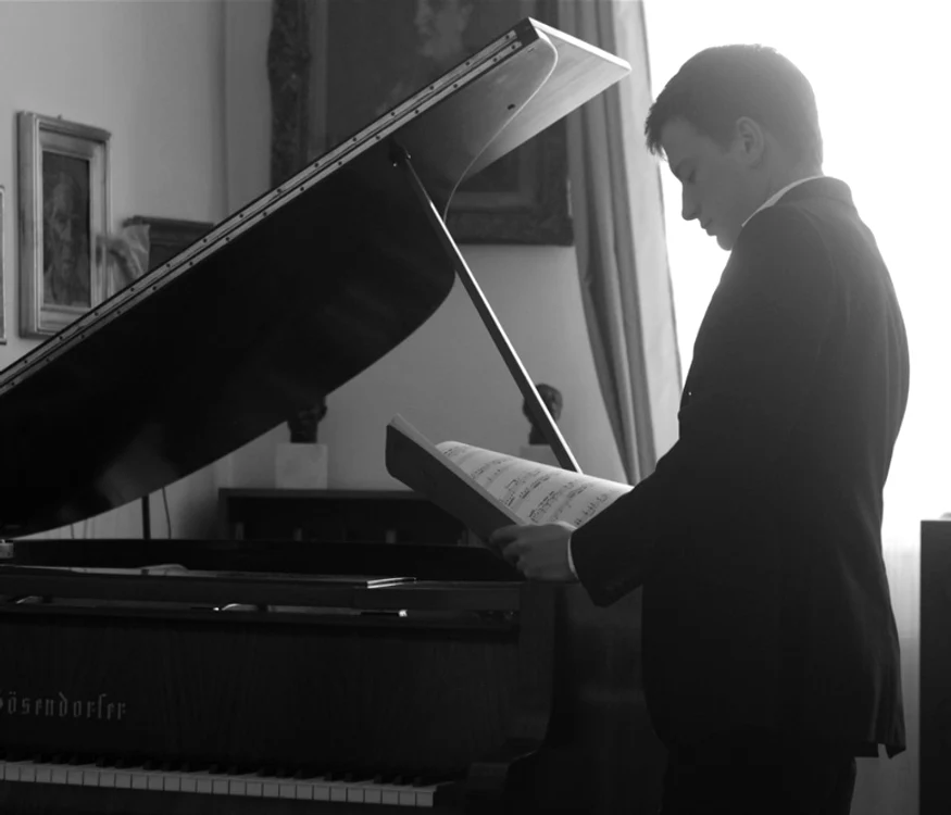 Pianul poate crea iluzia unei întregi orchestre – dialog cu Mihai RITIVOIU jpeg