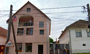 casa simbol fascist agnita 1536x1001 jpg