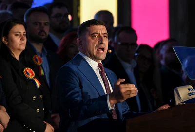 George Simion se declară câștigătorul alegerilor prezidențiale după anunțarea rezultatelor exit-poll, în București. FOTO Inquam Photos / Codrin Unici