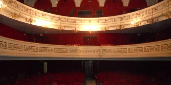 teatrul Davila
