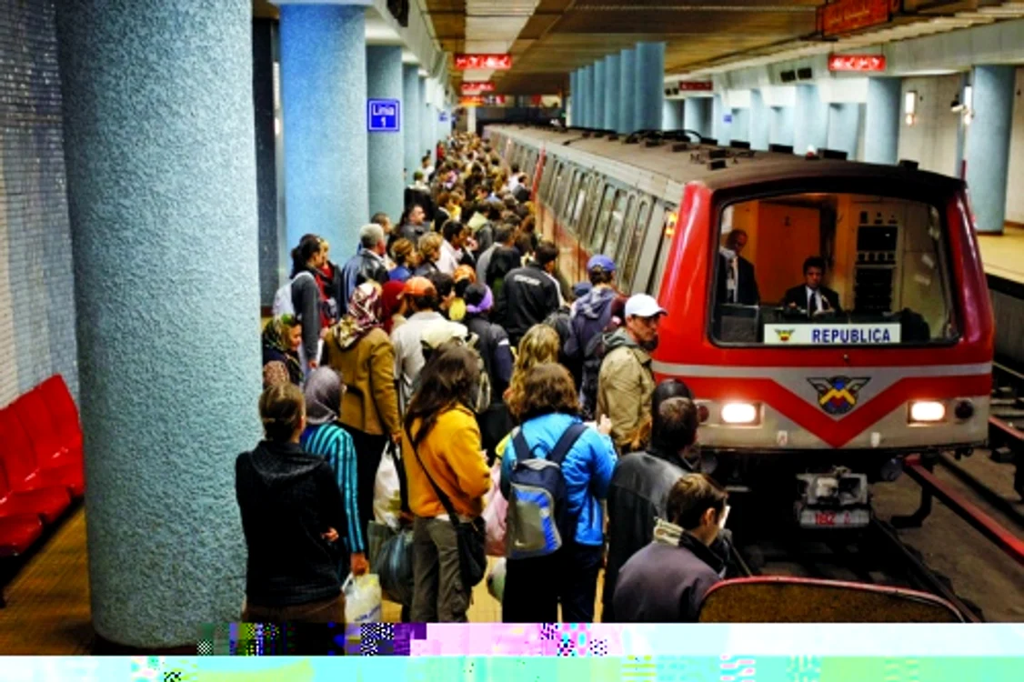 Metrorex ameninţă cu greva generală în noiembrie dacă nu cresc salariile cu 26%