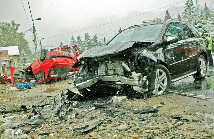 La 16 octombrie 2011,  Mercedesul condus de  Huidu a spulberat un Logan  şi a ucis trei oameni