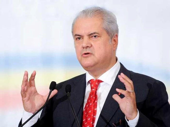 
    Adrian Năstase a împlinit 67 de ani joi, 22 iunie  