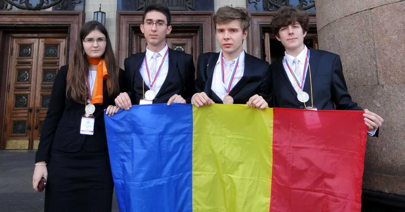 Medaliaţii români la o altă competiţie de anul acesta, Olimpiada Internaţională de Chimie „D. Mendeleev" FOTO: Ministerul Educaţiei