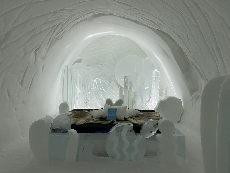 Cum arată hotelul din gheață, din apropierea Cercului Polar. O româncă a lucrat acolo: „Am avut zile cu minus 35 grade Celsius”