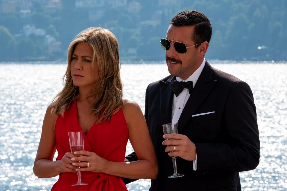 Jennifer Aniston şi Adam Sandler sunt soţ şi soţie în noua comedie FOTO Netflix