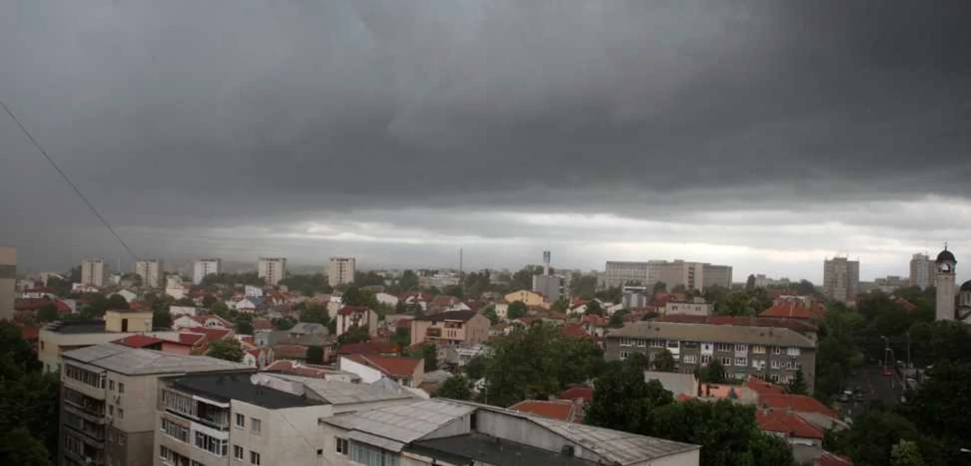 Mai multe judeţe din ţară se află marţi sub Cod galben de furtună FOTO Arhivă Adevărul