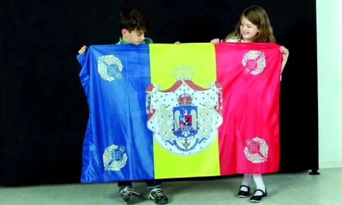 Ultimul drapel al monarhiei în România jpeg
