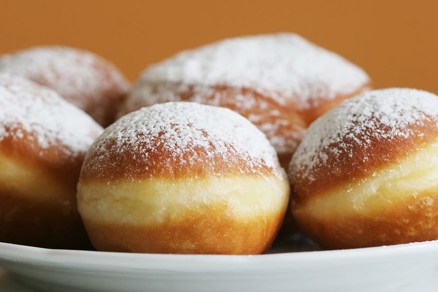 Desertul delicios cu care nu dai greș niciodată. Rețeta ieftină și rapidă pentru gogoși pufoase și aromate