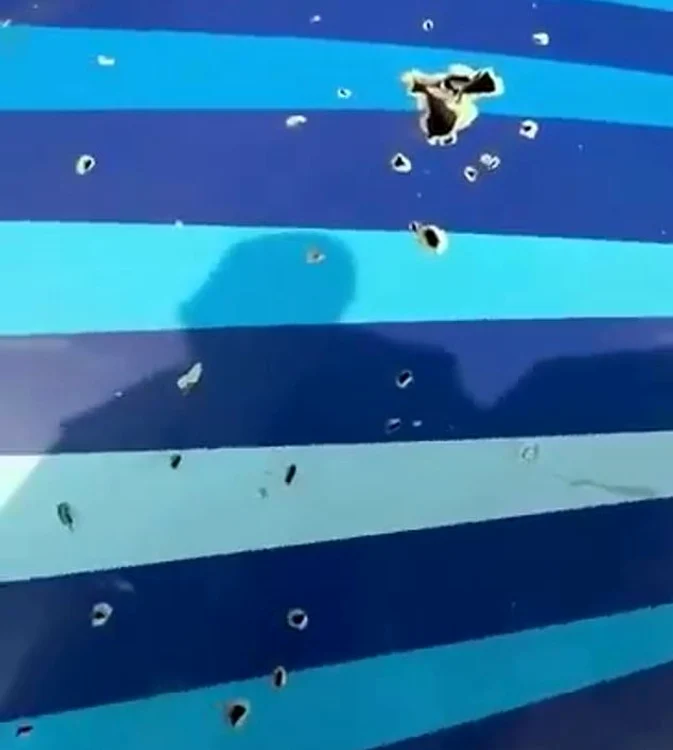 Fuzelajul avionului prezintă urme ciudate FOTO captură video Azerbajian Airlines