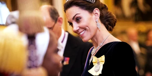 ducesa kate middleton a purtat la receptia diplomatica gazduita de regina elisabeta tiara printesei diana foto guliver getty images