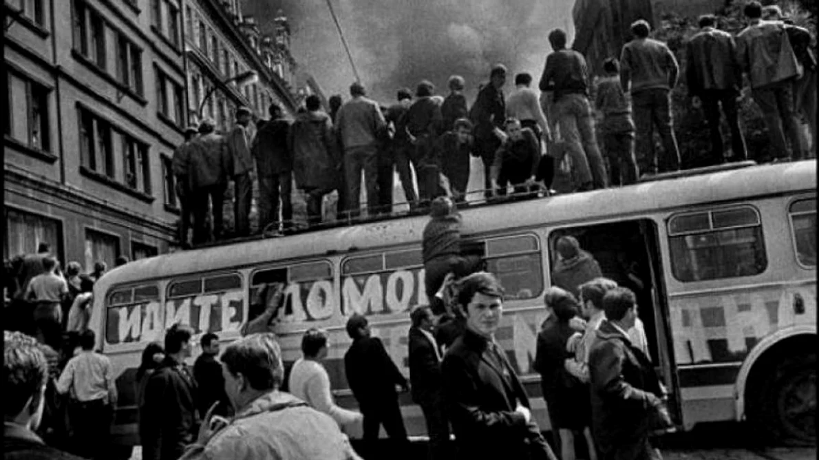45 de ani de la Invazia de la Praga: Expoziţia de fotografie Josef Koudelka, la Bucureşti jpeg