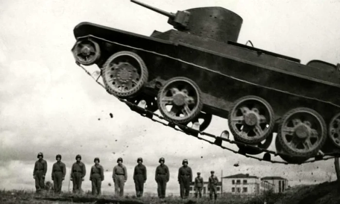 Criza, supraproducția, tancurile și sovieticii jpeg