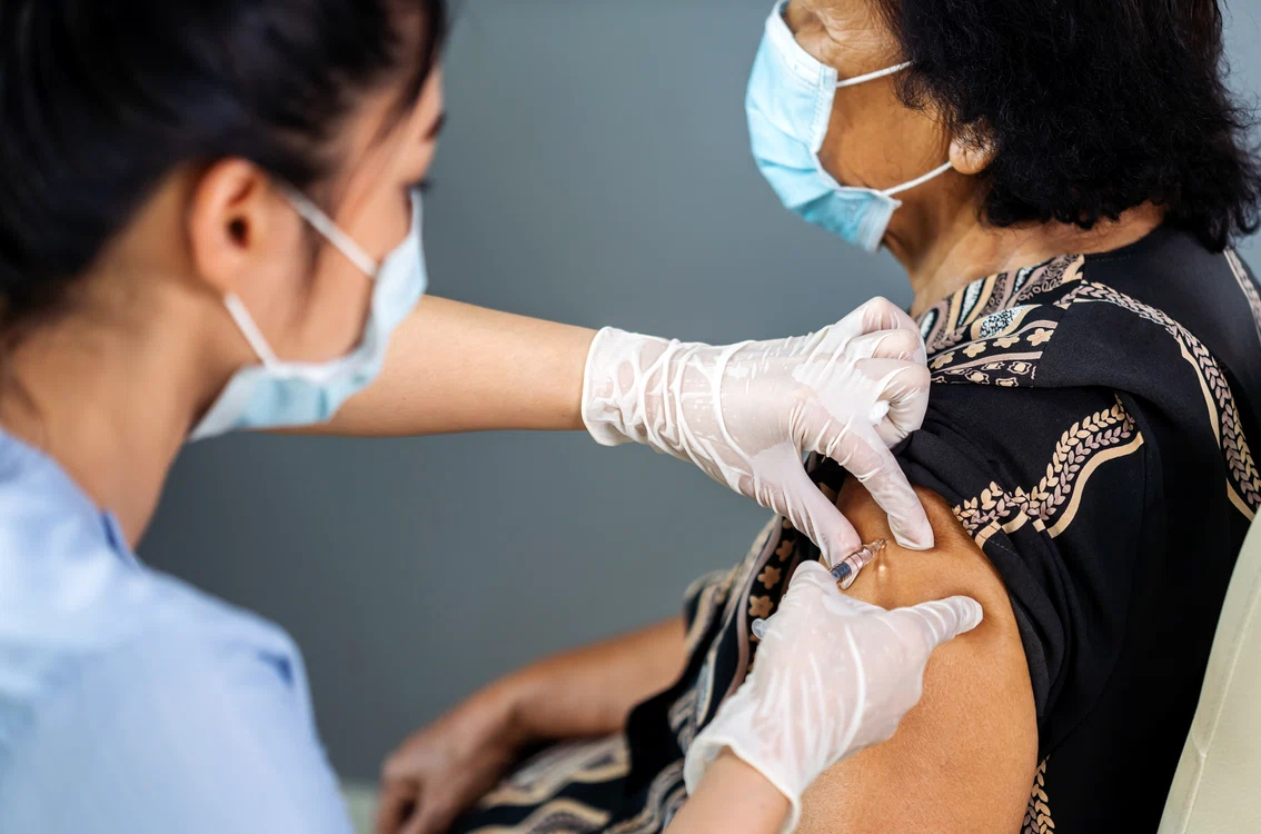 Celor doi soți le fusese administrată prima doză de vaccin anti Covid-19foto: Shutterstock