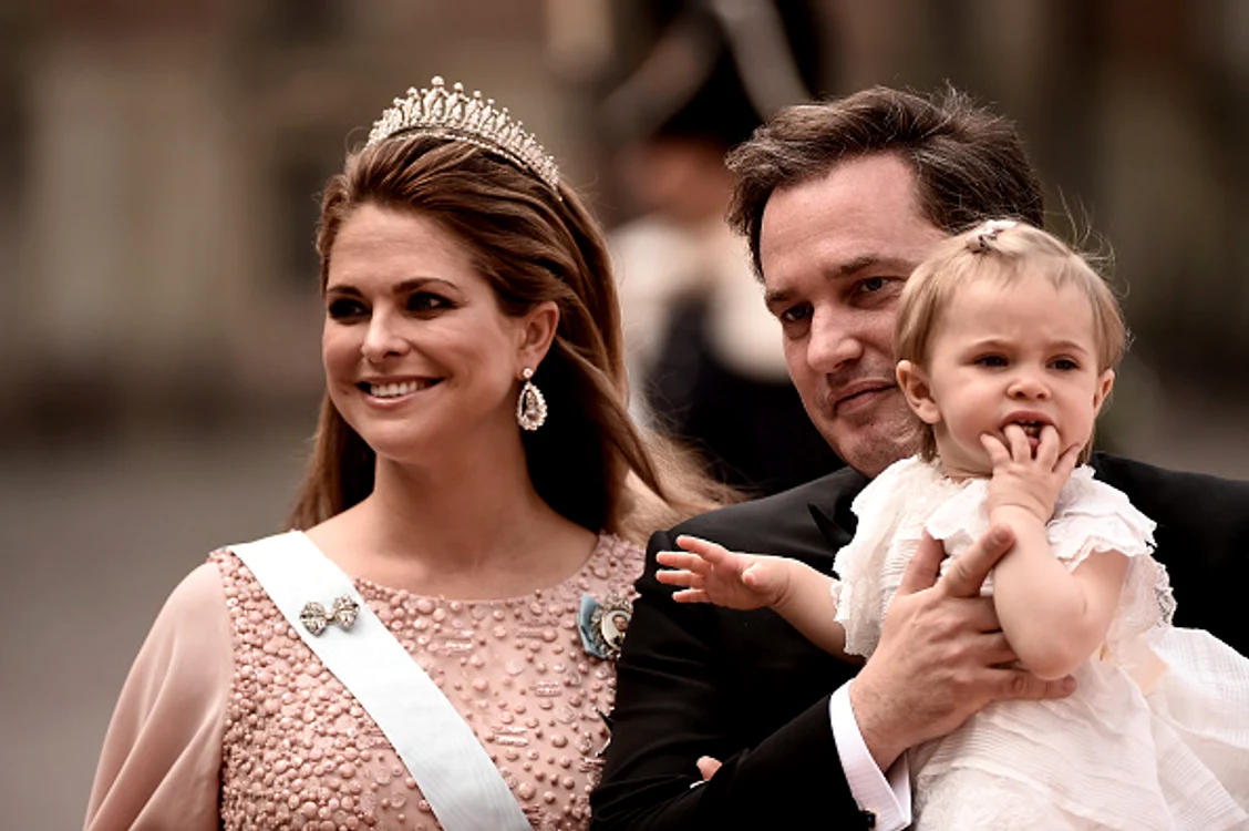 
    Prințesa Madeleine și soțul său, Cristopher O'Neil, alături de fiica lor, Prințesa LeonoreFoto Getty  