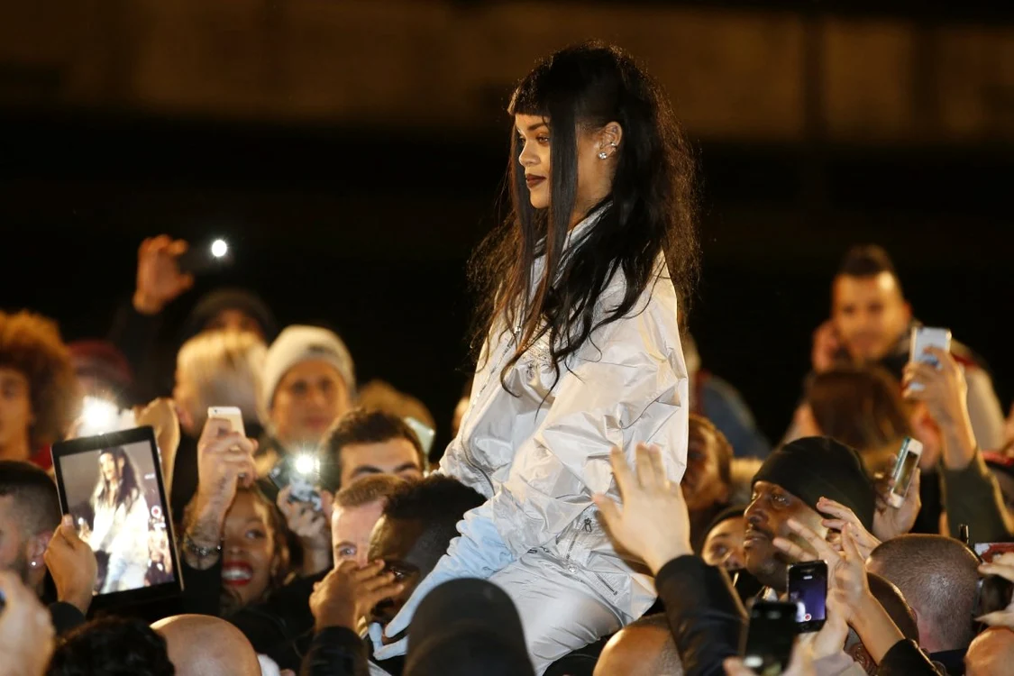 rihanna tunsoare noua jpeg
