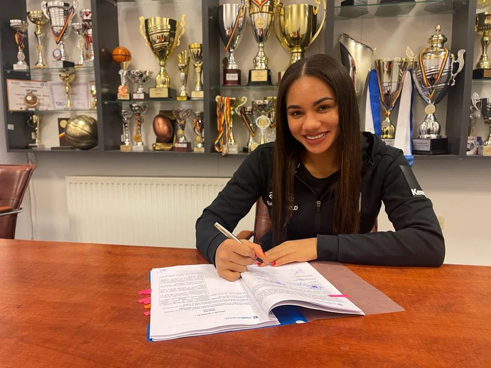 Elizabeth Omoregie va rămâne încă un an la CSM București (Foto: CSM București)